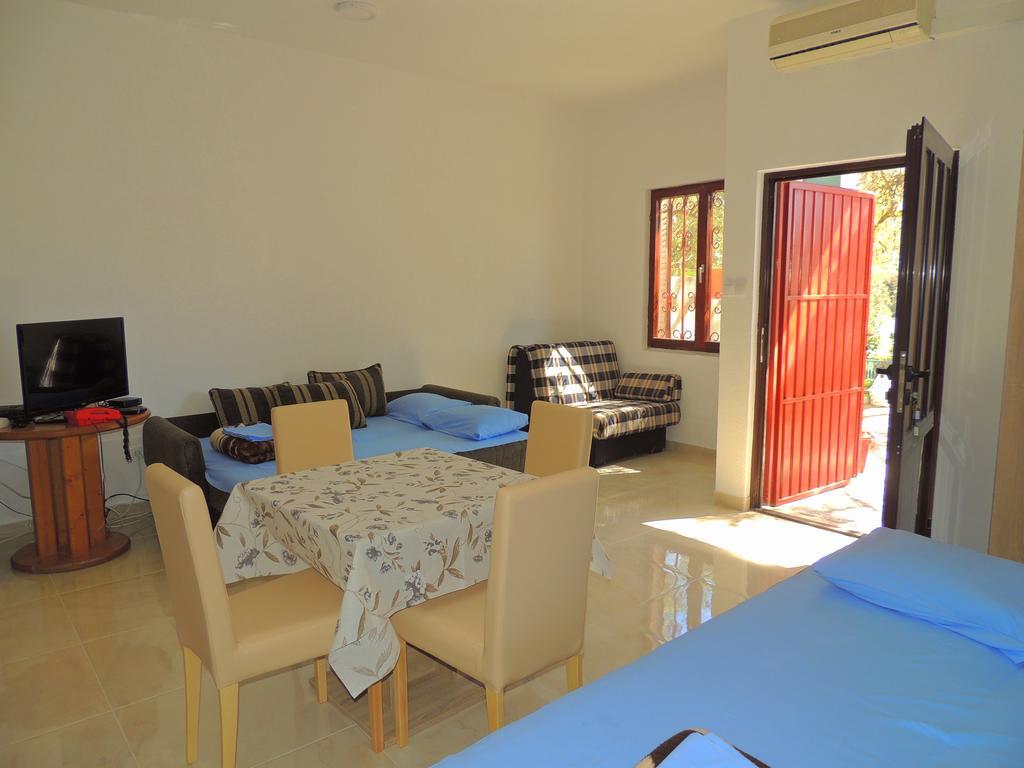 Guest House Jelena Budva Exteriör bild